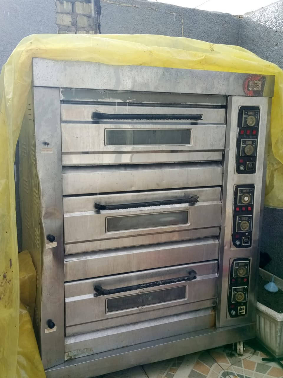 ‏سلام عليكم ‏فرن للبيع مكان بغداد /***********￼￼
