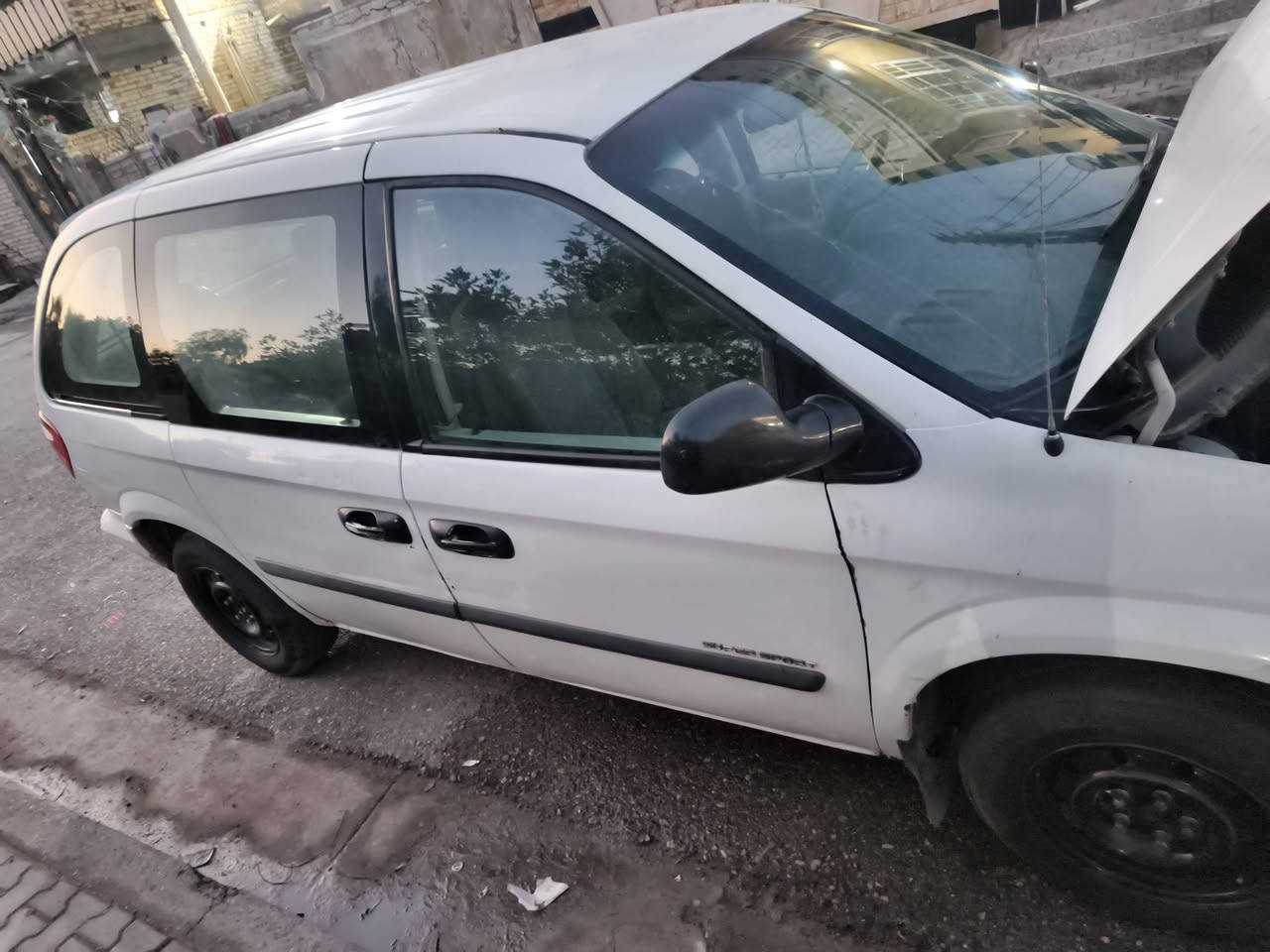 يالله
السلام عليكم
دوج كرايسلر موديل 2007للبيع 
محرك كير جديد صدر نص عمر 
رقم بغداد انكليزي
تحويل مباشر السعر ٧٠بيها مجال 
لاستفسار ***********
