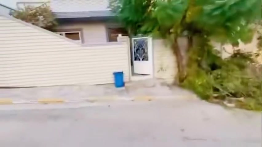 بيت للبيع ٢٠٠م واجهه ١٠م  رابرين كرنكي زانكو مؤثث ومفروش قريب المدارس العربيه والمسجد والأسواق منطقه نظافه وهدوء قريب مجدي مول  للاستفسار واتس ***********
