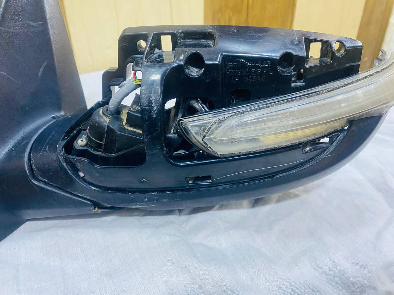 3مريات كيا كارنز ترهم من موديل ١٤ إلى ١٩ ثنين جهه اليسار ووحده جهه اليمين ناقصهن بس گفر وجامه للتواصل وات ساب ***********
