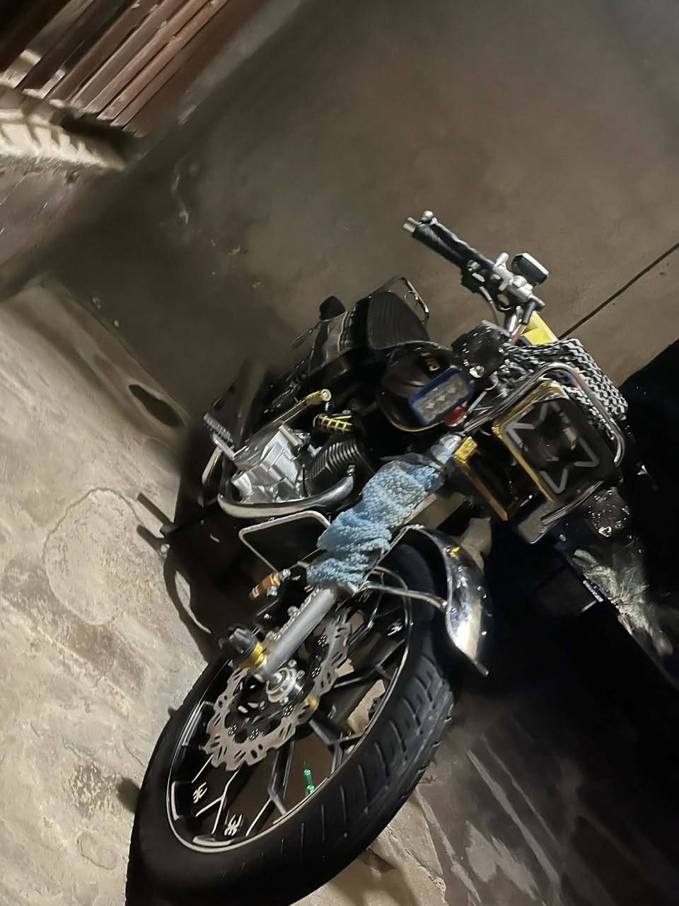 سلام عليكم للبيع دراجه نامي تو برو محرك 200cc موديل 25 كل عيب مابي ماطور بعده صفر شاشه ايباد بصمه أوراق كهربائيات كله شغال صالونصه 400s شلعه معدل فوللل مابي اى نقص شراي يجي خاص وهاذه رقمي ***********واتساب موجود
