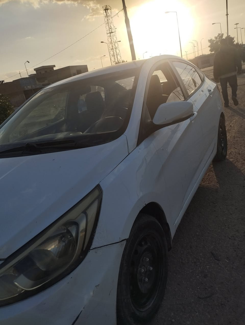 اكسنت ٢٠١٦ 
لون ابيض خليجي مكينه كير محرك مكفولات
٣ قطع صبغ اثر مالاتصال على الرقم ***********شخوط 
رقم بغداد
