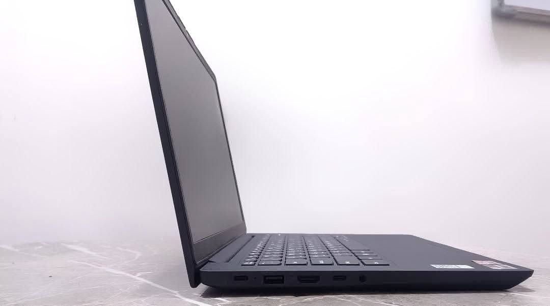 🔥 تريد لابتوب قوي وما يكسر ظهرك بالسعر؟ 🔥
💻 Lenovo K14 Gen 1
✅ Ryzen 5 5600U 
✅ كرت Radeon Vega 7 
✅ رام 8GB DDR4 ✅
 SSD 256GB M.2 ✅
 شاشة FHD 14.1 إنج

يشغل شغلك اليومي، الدراسة، الالعاب، الأوفيس، التصفح،
💰 السعر: 350 ألف فقط
⚠️ بهالسعر نادر تلكه Ryzen 5 5600U بحالة مرتبة، والكمية محدودة.
📞 للتواصل: ***********
📩 راسل هسه قبل لا ينباع.
