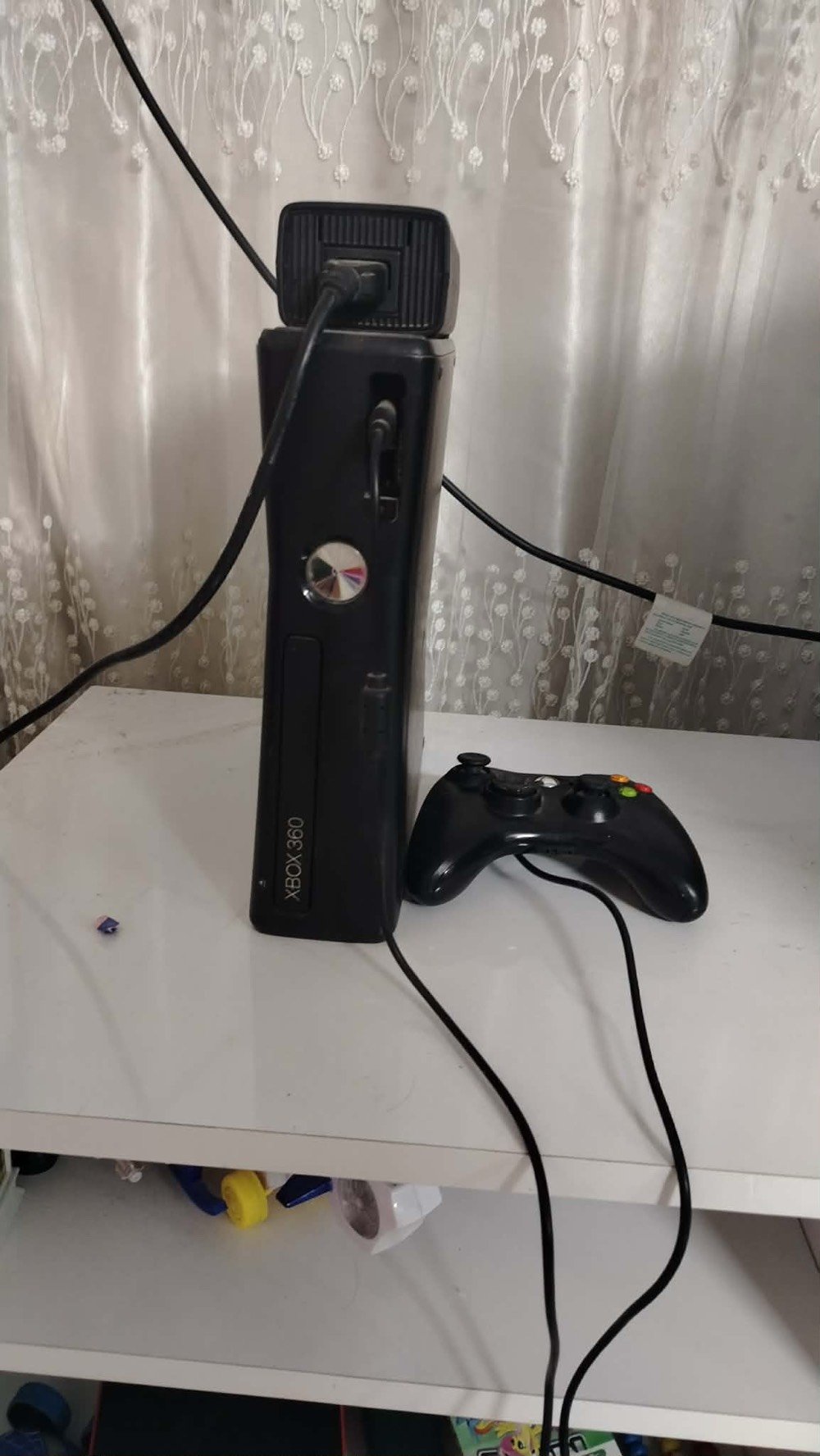 إكس بوكس 360 بيه ١٨٠ لعبة سعرها ٢٥٠ وبي مجال
