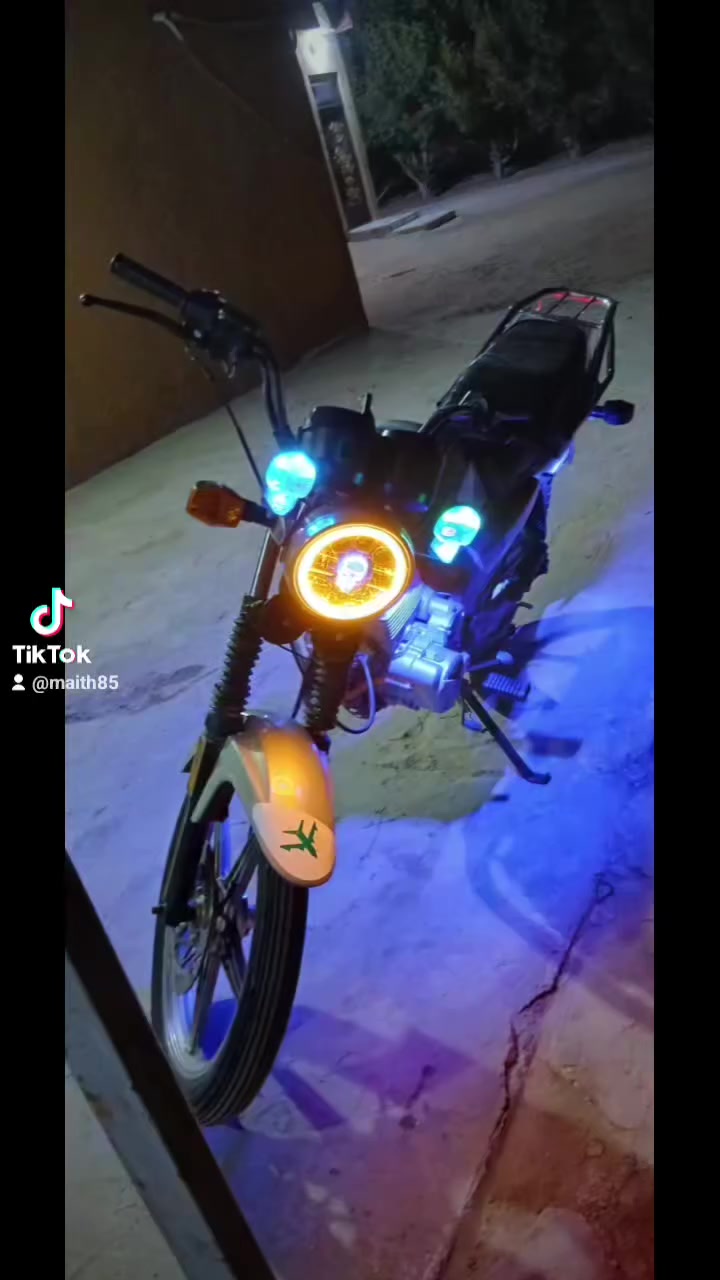 السلام عليكم دراجه دايوان موديل 22 اوراق مابيه تنقيص قليل للبيع السعر 700 بيهال مجال قليل*********** الرقم والاستفسار والموش رأيي  لا يتصل
