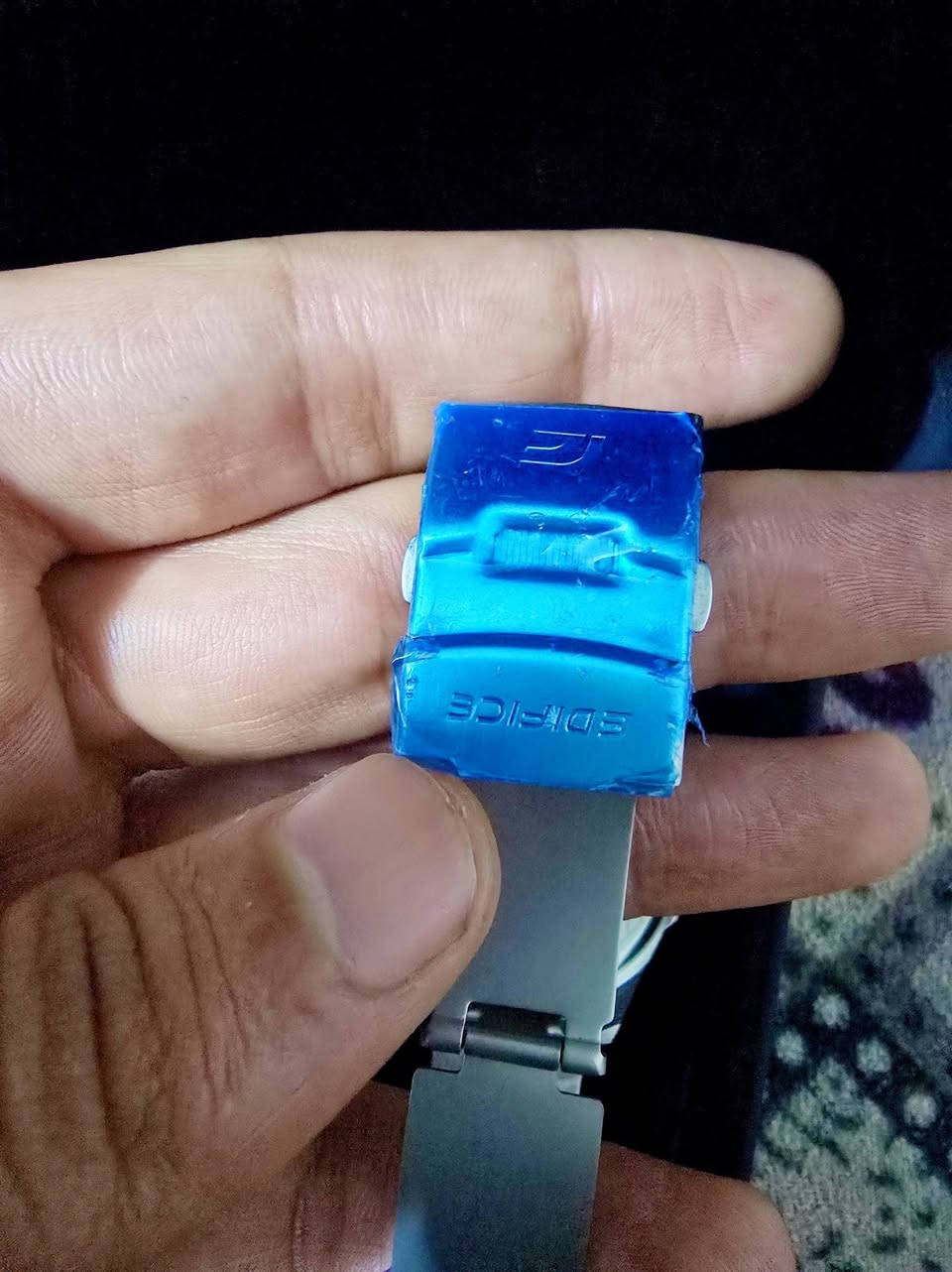 العلامة التجارية: كاسيو إيديفيس (Casio Edifice)
رقم الطراز: EFR-556DB

نوع الحركة: كوارتز (تعمل بالبطارية)

مادة الهيكل والسوار: الفولاذ المقاوم للصدأ

لون المينا: أسود مع لمسات حمراء على المؤشرات والمينا الفرعية

مقاومة الماء: حتى 100 متر (10 بار)، مناسبة للسباحة والغطس السطحي

الميزات: تتضمن وظيفة كرونوغراف (ساعة إيقاف) وعرض للتاريخ 

ساعة وعلبة فقط غير مستعملة 

السعر مزاد
اعلى سعر ابيع 

ساعة وعلبة فقط 

 لتكسرون بلقطعة اخوان
المزاد للرابعة عصرا ينتهي

جديدة غير مستخدمة


**إذا كنت صاحب هذا الإعلان وتريد حذفه لأي سبب، رجاءا أرسل رسالة إلى الدعم الفني**