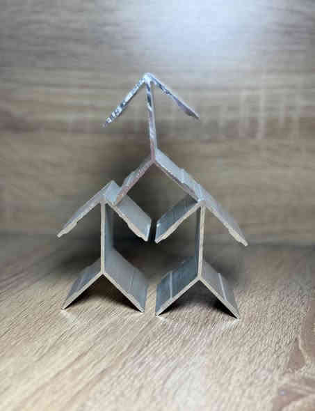 السلام عليكم.... زاويه تجميع مفصلي مسح سمك 2 ملم سعر ال 100 قطعه 26000 والكصه على عرض المقطع وسمك 1.8 سعر ال 100 قطعه 25000 وسمك 1.65 سعر ال 100 قطعه 23000.... ***********
