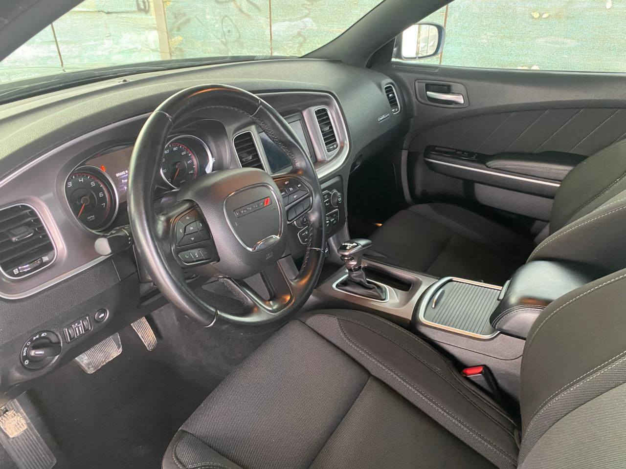 جارجر موديل ٢٢ ماشيه ٦٥ لوان نفطي رقم أربيل بسمي بجم كبس بي تعديل بارد ورقه فحص بل منشور رقم شاصي ضررها سياره موجوده بل منشور مكان كركوك رقم هاتف ***********
