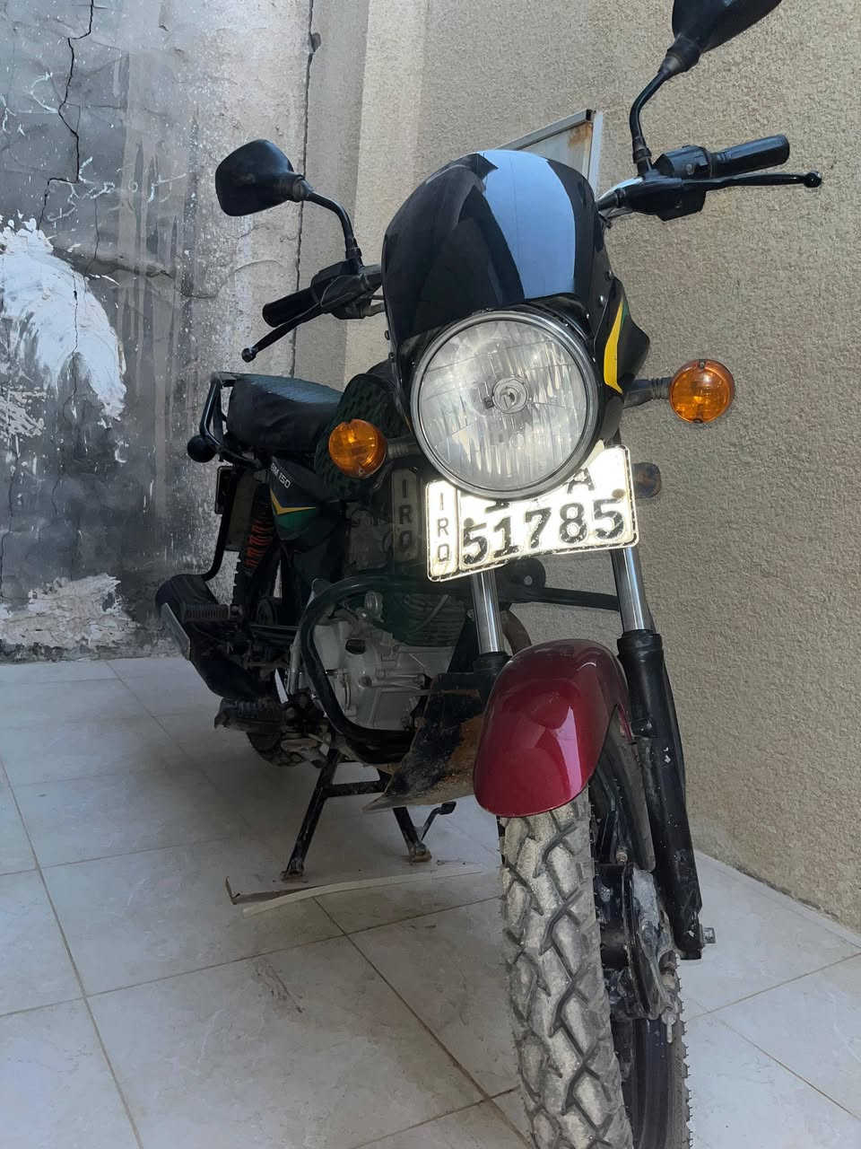 السلام عليكم دراجه بوكسر موديل 23 رقم بصره انكليزي سنويه لل28
الدراجه مجفته مره وحده وكاله وهسه بيها خيط كلش خفيف فلوس تجفيت وكابريته اطيحن من سعرها 
زوج تايرات جدد وبنزات جديده توي مبدلهن 
الشراي يتواصل على الرقم *********** واتساب فقط
