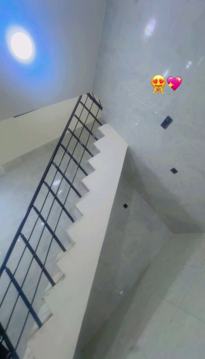 بيت للبيع
 طابق واحد 
بناء جديد بمنطقه جديده 
مساحه ١١٠ متر واجه ٧ متر 
بمنطقه ال١٢٠ بصف حسينيه أم البنين 
سعر١٢٠  مليون 
***********
