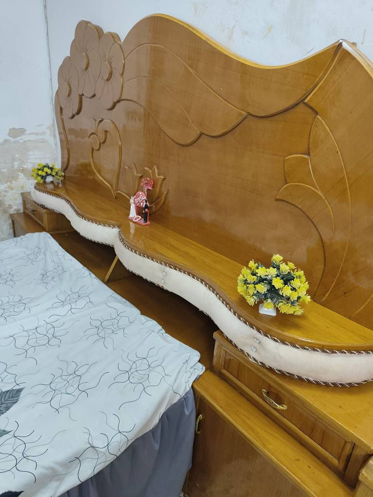 غرفة نوم للبيع تسكام صاج داخل وخارج ضهر جرجوبة مابيها اي ضرر مكاني حلة شارع 80 قرب مدينة ألعاب ارض بابل *********** حلة, بابل
