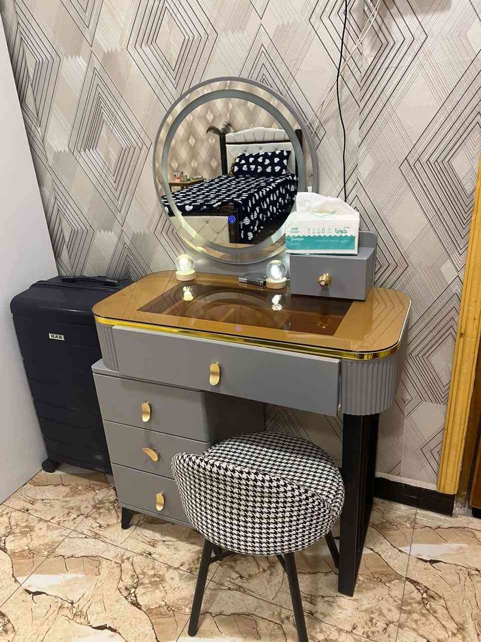 كنتور ٢٥٠
سرير عدد ٢ ب٥٠
ميز ١٥٠
دواشك عدد٢ضغط عالي ٣٠
نظيفات 
استخدام قليل كما موضح بالصور 
بيهم مجال


**إذا كنت صاحب هذا الإعلان وتريد حذفه لأي سبب، رجاءا أرسل رسالة إلى الدعم الفني**