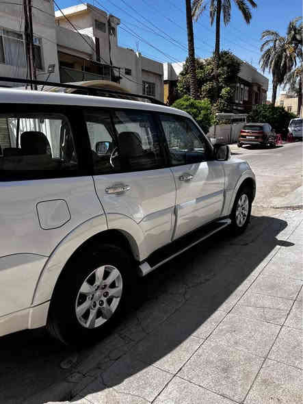 للبيع 
باجيرو2014 
 خليجي فول عدى الدمام الخلفي سياره كلش جديده و ما ناقصها برغي مسويلها صيانه من الدعاميه للدعاميه محرك كير كفاله من الفتح كله على وضع الشركة جواها تخم تاير جديد قبل فتره شديته صدر امامي خلفي كله نزلته بالكاع و شديت صدر اصلي 
دهن محرك و هايدروليك كير و فلاتر كله جديد حرفيآ السياره نكره سلف 
مواصفات السياره 
محرك 3500 
كير اوتماتيك و عادي 
انضمة قياده 
لوكير كله شغال كل انضمته شغاله 
سلايد روف 
تحكم ستيرن كامل 
تبريد 3قطع 
كشنات كهرباء 
داخل جلد 
مرايه شفط ويه السويج 
7راكب الكشن الخلفي بلع 
لايت اصفر بلادي و العالي زنون 
زراك لايت بلاجكتر 
حساس خلفي بلادي 
السياره كلش نضيفه 
مكفوله من الصبغ فقط عندي ربع الدعاميه الأماميه صبغ و بارد بسيط بقبق الصندوك و ناشر السونار بالمنشور 
السياره رايدها ب 170$ بيها مجال بسيط 
للأستفسار التواصل على الرقم *********** متوفر واتساب 
ملاحضه السياره رقم بغداد بسمي احولك ثاني يوم 
مكان السياره بغداد الجادريه بغداد
