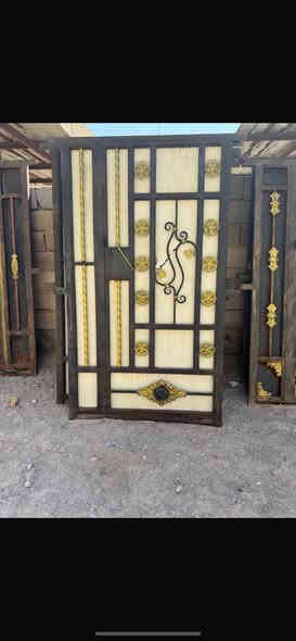 للبيع أبواب خارجيه جمله شرط كله جديد وحديد ثقيل  ومامستخدم  قياس الباب 130عرض ارتفاع 210 ابيع جمله ومفرد عددهم 25بابسعر الباب الواحد 130قفل قفل قفل  العنوان البصره شغل درجه اولا***********
