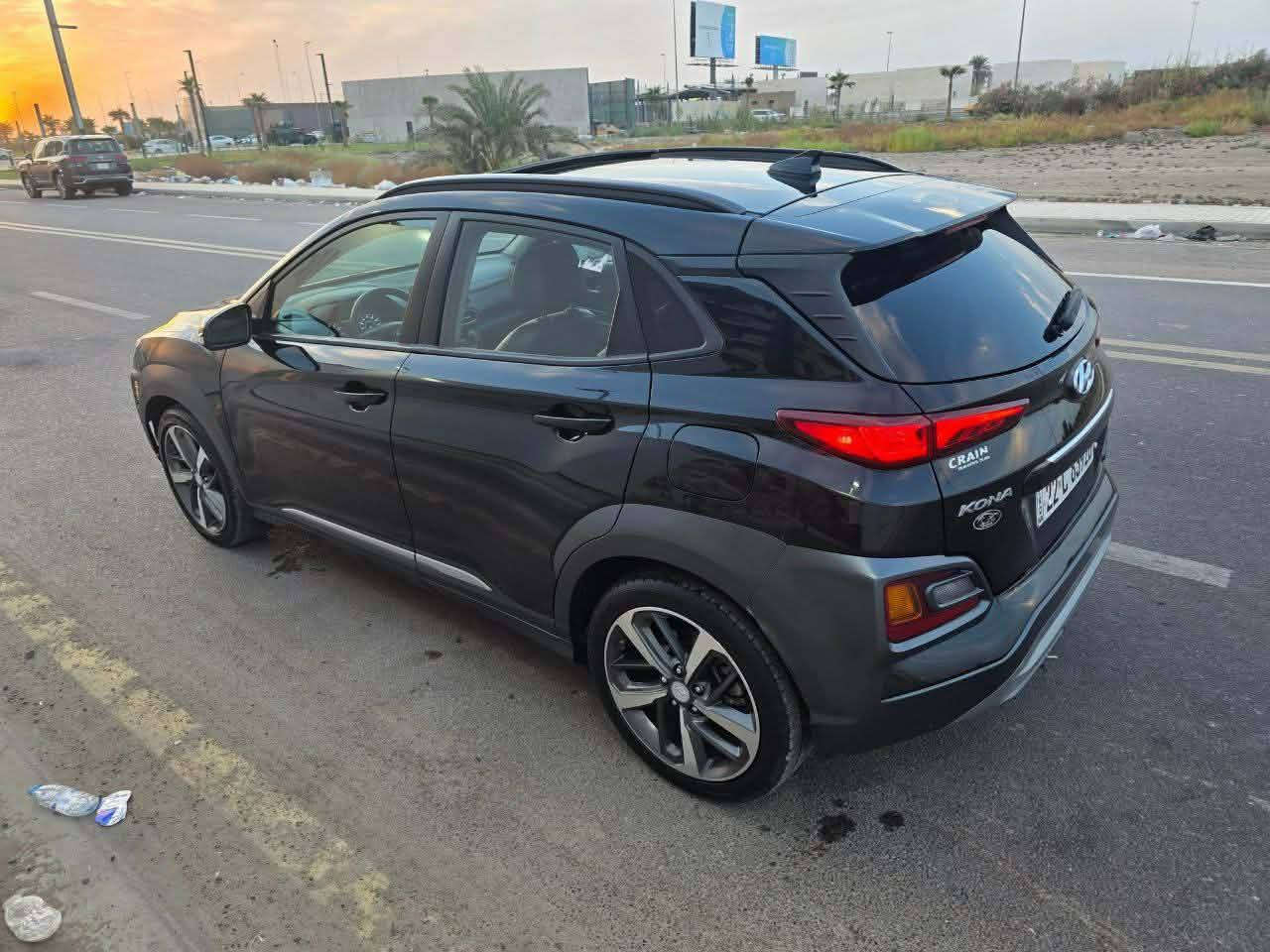 السلام عليكم 
هونداي كونا موديل 2021 
رقم اربيل حادثها باب الراكب ونفسه مصلح بارد وبيها بنيد مصبوغ حادثها بسيط ما واصل بيها ايرباك البردة طاك مكينه ١٦٠٠ تروبو مكينه وكير وتبريد وصدر وكهربائيات كلها على وضع الشركة بلاديه ماشيه ٥٦ الف كيلو 
رادارات 
نقاط عمياء
محافظة على المسار
مانع تصادم
مودات قيادة 
كشنات جلد
كراسي كهرباء
بصمه تشغيل
كار بلي
فتحة 
سيارة جاهزه من كل نواحي وفول مواصفات مراوح او بيع  للاستفسار الاتصال بالرقم *********** بغداد, العراق
