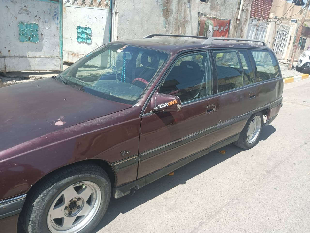 اوبل  مديل ٩٢ 
السياره مكفوله كفاله عامه دكت جاكوج ما بيهه 
جديده بمعنا الكلمه تحويل ثاني يوم 
العنوان الحسينيه مال راشديه 
السعر ٢٨ وبيهه مجال حك الجيه 
***********
