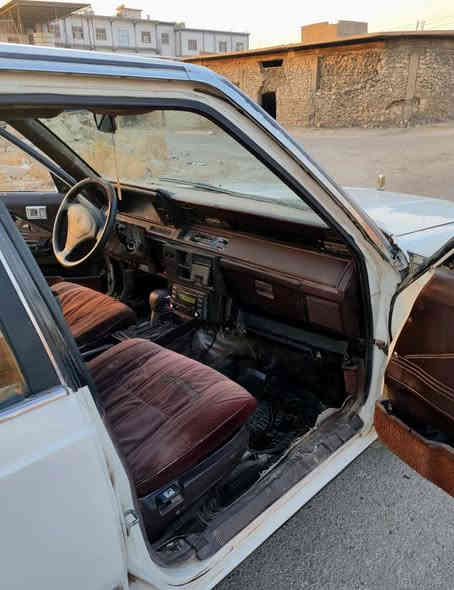 سياره للبيع سوبر موديل 1985 محرك وكير بطه توماتيك شرط مصبوغه عام بدون ضربه او معجون رقم مسطره مميز حديث وانطيك شرط التحويل شراي ادفع سعر بما يرضي الله للتواصل اتصل على الرقم ***********
