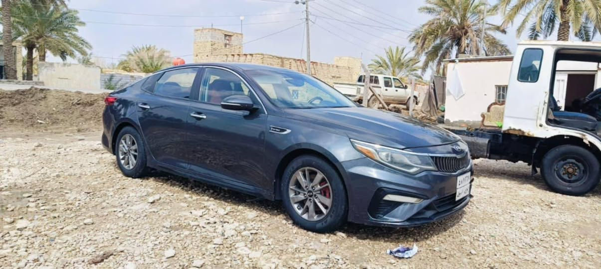 السلام عليكم
سيارة كيا اوبتما 2017 وارد امريكي 
محرك 1600 تيربو
رقم جديد 
السعر 120 وبيها مجال بسيط 
للتواصل ***********
***********
