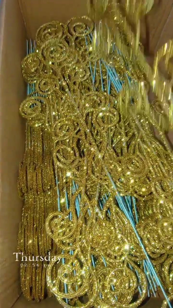 ١٣٠ قطعه متوفر زينه