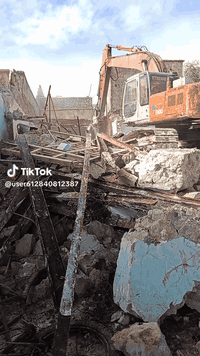 سلام عليكم يوجد هدم والتفليش منزل قديمه وتعديل شيش ورفع نغاذ دخل تكريت اتصل ودالل ***********
