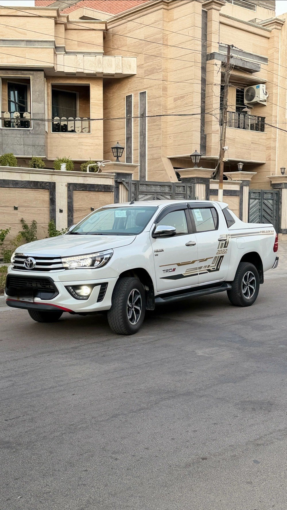 السلام عليكم للبيع هايلوكس Trd موديل 2020 كويتي محرك 6 سلندر 4000 فور ويل4*4 رقم بغداد تحويل مباشر السياره مكفوله عدا الجاملغ الامامي الايمن مصبوغ وبارد بسيط بالبنيد مكاني بغداد

السعر 258 وبيها مجال

للاستفسار:

***********