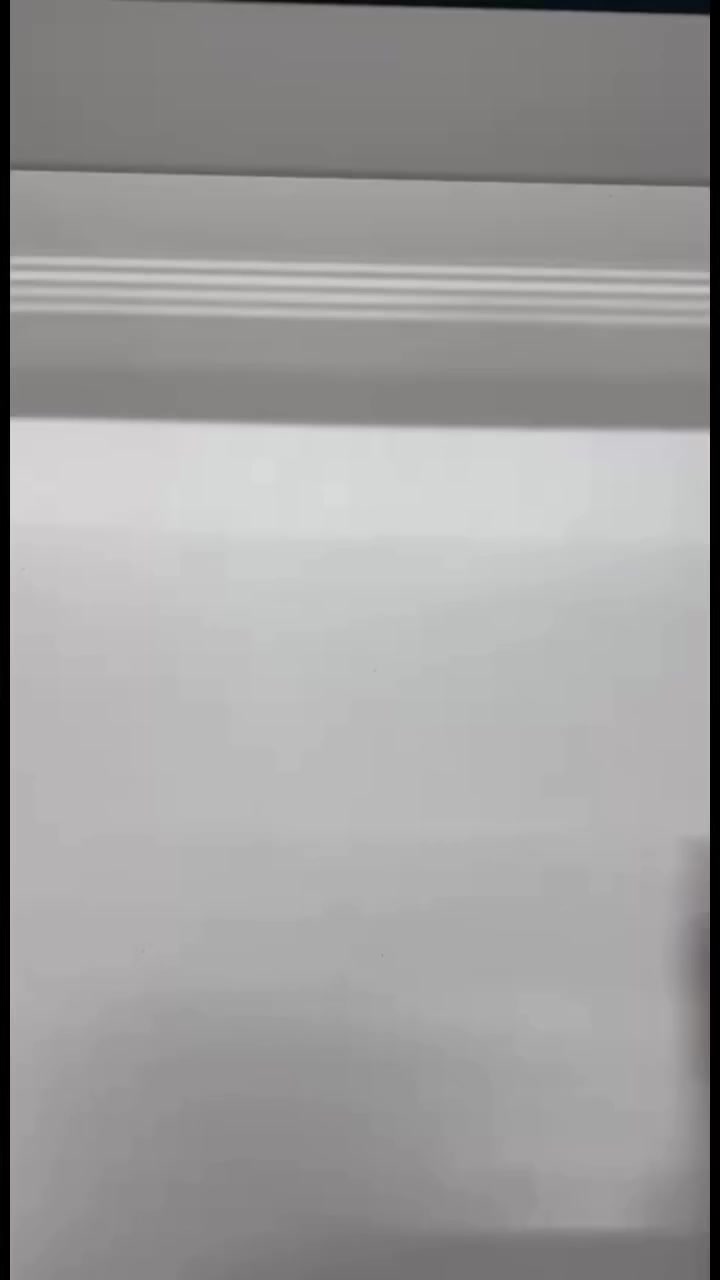 ⁨ حامل الأجهزة المكتبي L3T – الطراز L-383
حل أنيق وعملي لتنظيم مساحة عملك باحترافية ولمسة عصرية راقية.

يتميز بتصميم فاخر مصنوع من الأكريليك الشفاف عالي الجودة ليمنح مكتبك مظهرًا عصريًا مع وضوح بصري جذاب. تم تصميم الحواف والزوايا بشكل مستدير لحماية أجهزتك من الخدوش وضمان تخزين آمن ومنظم.

توفر القاعدة المانعة للانزلاق ثباتًا عاليًا أثناء الاستخدام اليومي، بينما يتيح نظام الدوران السلس بزاوية 360° وصولًا مريحًا وسريعًا لأدواتك دون أي ضوضاء مزعجة. كما أن التصميم القابل للطي يجعل الحامل سهل التخزين والحمل، ليكون رفيقك المثالي في المكتب أو أثناء التنقل.

اختيار مثالي لمن يبحث عن تنظيم ذكي يجمع بين الجمال والكفاءة في آنٍ واحد.

#تنظيم_المكتب #إكسسوارات_مكتبية #تصميم_عصري⁩


**إذا كنت صاحب هذا الإعلان وتريد حذفه لأي سبب، رجاءا أرسل رسالة إلى الدعم الفني**