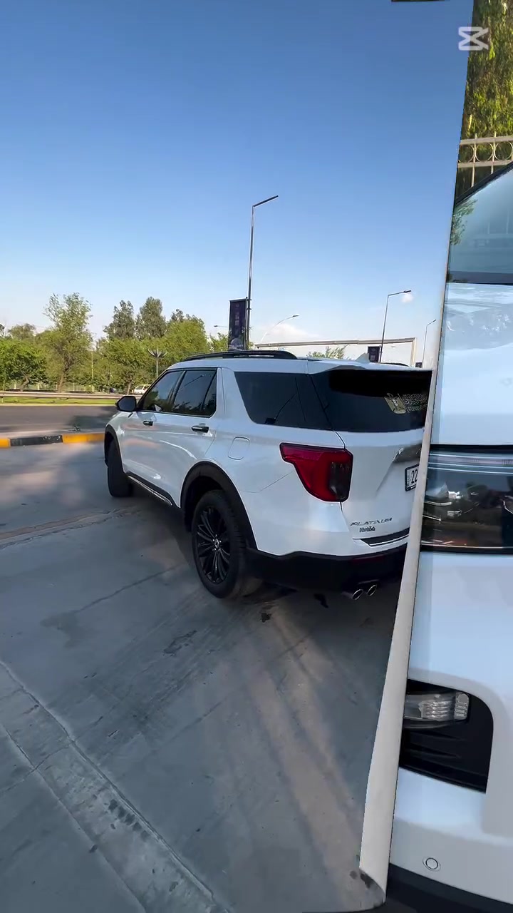 فورد اكسبلور الوحش الامريكي
الفئة بلاتنيوم اعلى فئة بل فورد اكسبلور 
الموديل ٢٠٢٢
المواصفات فول فول للاخير 
كشنات تدفئة تبريد 
كشنات مساج كشنات كهربائية 
كشنات مختوم بلاتنيوم 
لون ابيض مطخم بل اسود 
بانوراما كشنات جلد 
دفع رباعي قيادة ذاتية 
اوتو بارك تركن السيارة نفسها 
وضعيات قيادة ٦ وضعيات سبورت وصحاري وثلجي ونورمال وايكو 
انارة محيطية فتل الداخلية مال سيارة ثلاث الوان 
دفع رباعي ذكي 
صندوق ذكي يفتح باشارة الرجل 
تشغيل عن بعد تحديد مسار 
طخم تاير جديد واصلي 
سيارة مال جناي شرط ماتصرف عليها ربع دينار 
دهن اصلي وجديد قبل سبوع 
وياها هدية 🎁 كتاب تضليل بعد سنة ينتهي بيها باج 
ضررها سطحي جاملغ وبوند بدون قطرة دواخل بشرط كير محرك شاصي لغد كولها سليمة 
ايربك ستيرن وبردة طاك 
ايربك دشبول سليم ١٠٠/١٠٠
سيارة ما ناقصها ربع دينار شرط الفحص فقط قطعتين صبغ 
عنوان السيارة موصل اربيل متواجد 
رقم تلفون *********** بي واتس اب 
محرك ٣٠٠٠ توين توبو صاروخ 🚀 مصرف بانزين عادي حالو حال اربعة سلندر اربع كزوزات فول للاخير
