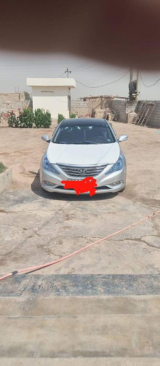 بياالله سوناته موديل 14 مابيها نقص برغي من كلشي محرك تبريد ثلج كشنات جلد داخل جديد بشرط سياره مال جناي تخم تيرات ويل كروم صدر خلفي امامي كلو جديد ماتسمع دك بيها ع ايد وحده السياره رقم شمالي انكليزي طبق الاصل شرط الحاسبه وين يعجبك روح مكانها كركوك  رقم صاحب السياره *********** اني مكلف بنشر اخواني السعر المطلوب 50 السياره غاز خط واحد بلادي

