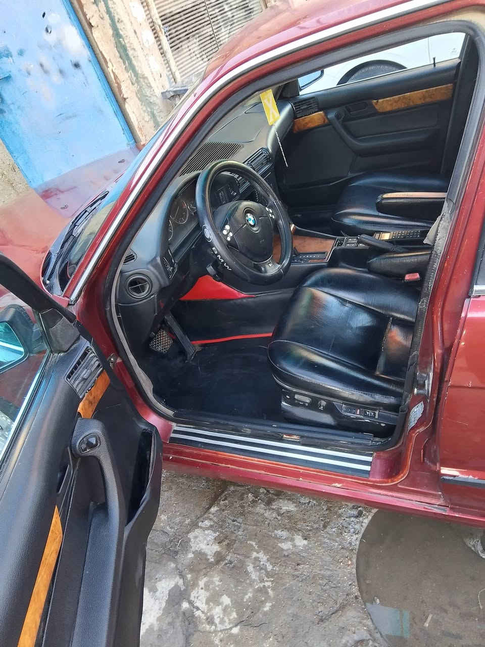 السلام عليكم شباب 525 مسكر فانوص للبيع موديل 1993 فول مواصفات تحكم ستيرن دبل ايرباك صاج برده خلفيه تلفون كشنات جلد اسود كهرباء وخزن ميموري بجم عريض صدر خلفي وامامي جديد كير محرك شرط
عنواني بغداد 
***********
