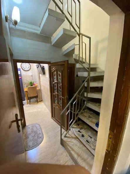 ‎مشتمل للبيع الشعب قرب شارع عدن ٥٠ متر واجهه ٥ نزال ١٠ 
‎بناء قديم بس كله محدث جديد  بي استقبال وخدمات وغرفتين 

‎نوم السعر١٢٥ مليون  

‎معروض بمكتب الكناني ***********
