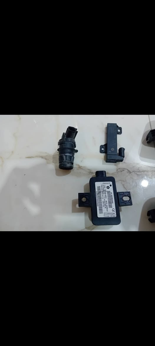 أغراض جارجرللبيع 
زوج دبلات 35 ألف نضافتهن 90%
عبوة دورنكو مال كصه سعرها 35 ألف
مرايه جهة السايق 20 ألف
نوزلات موديل 18 30 ألف 
كربلاء ***********
