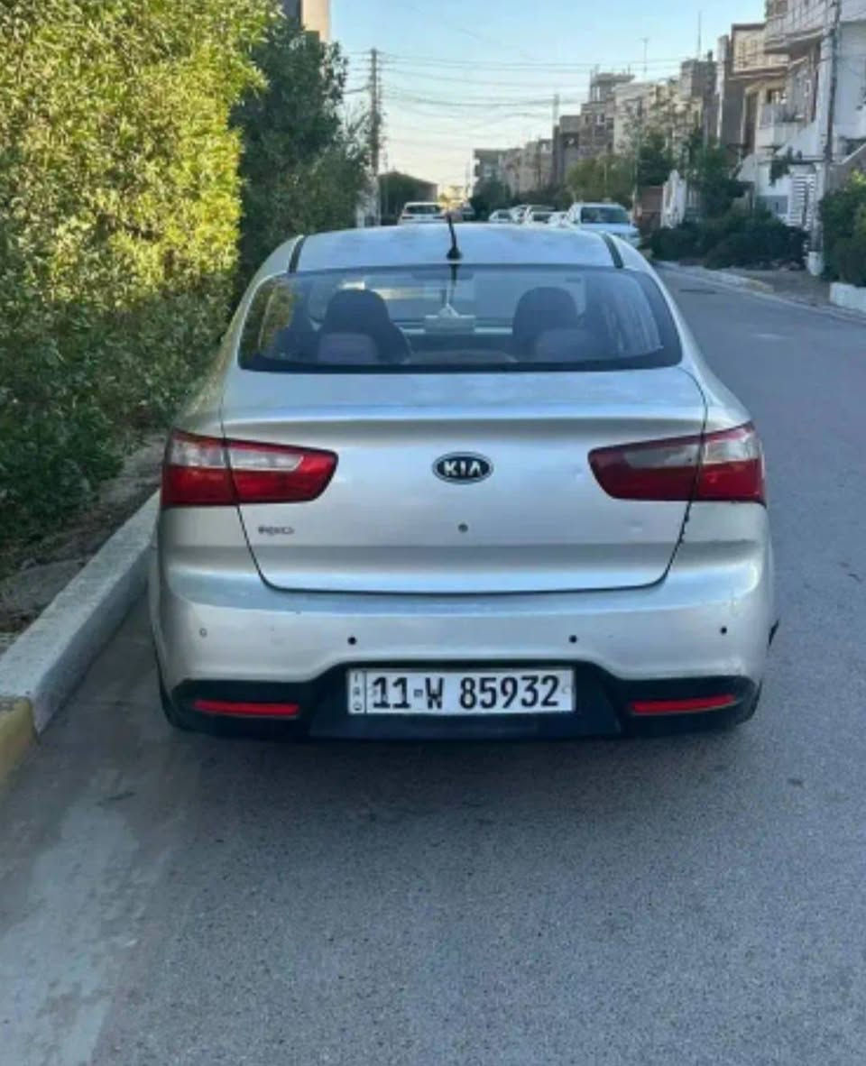 كيا ريو خليجي ٢٠١٢رقم بغداد بسمي هزه وسنويه جديده محرك ١٦٠٠دوش كير اوتوماتيك بيها جراد  السعر ٧٢ورقه مكان البياع بغداد 
*********** بغداد, العراق
