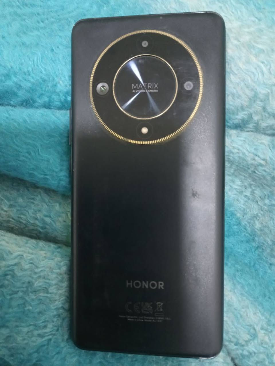 سلام عليكم عندي تلفون هونر اكس تسعه بي ذاكره 256 مستعلمل سنه كارتونته وياه بس بي فطر بالشاشه الخارجيه وما مصلح ابد والله خوش جهاز سعره 150الف
للاستفسار 
***********
