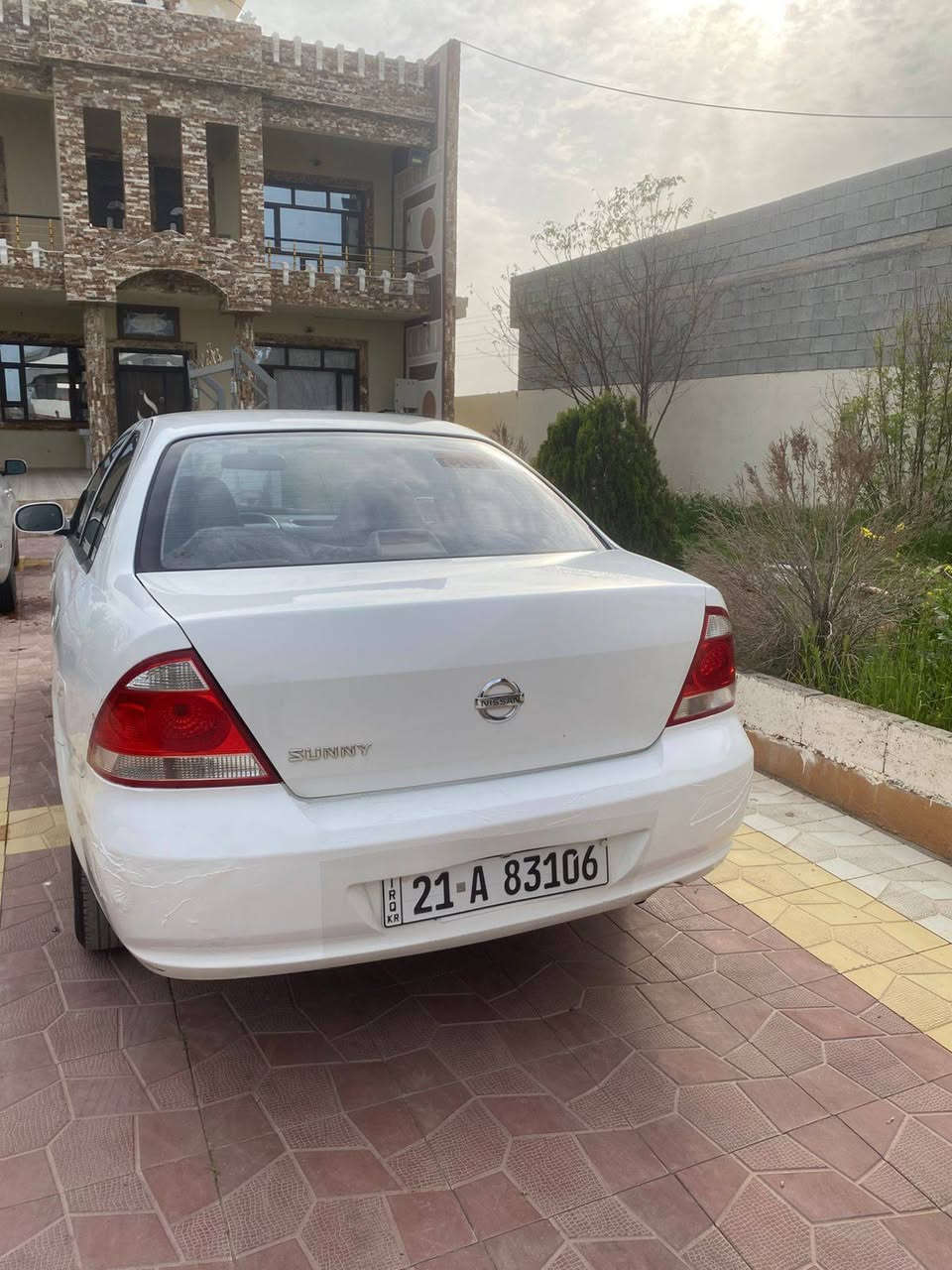 Nissan sunny 2011
بۆ فرۆشتن 95 وەرەقە و معامەلە. 
گێڕ و مەکینە و تەقەت و ڕەقەی بەشەرت.
سەنەوی تا 2027 نوێیە.
وەکالە و تەحویل و غەرامەی بەشەرت.
پێشەوە لەی سایەق لێدراوێکی بچوکی هەیە.
واتساب و ڤایبەر. 
***********
*********** أربيل, العراق
