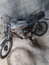 للبيع السعر ٣٠٠ قفل 07703250293