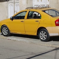 مباع ليفان 620 موديل قديم لون أصفر. السيارة بحالة جيدة من الخارج وبعض ...