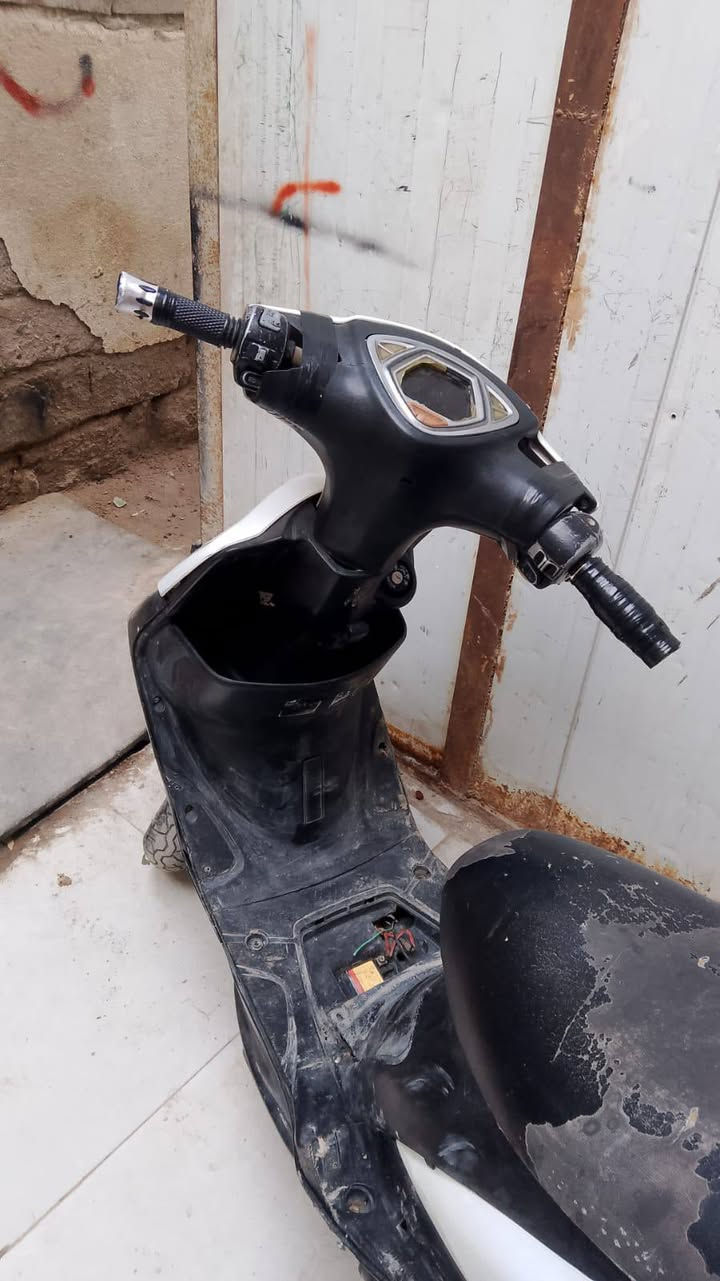 سلام عليكم دراجه عدلى الدراجه مفتوحه مكان القرنه النهيرات رقم راعيها ‏‪***********‬‏ سعر ٤٥٠ لا تراسلني خاص رقم راعيها موجود
