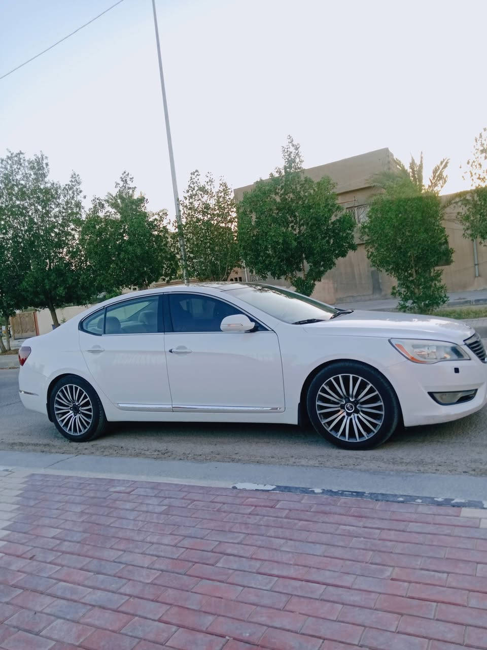 سلام عليكم سياره كادنزه للبيع فقط موديل 2011 وارد خليجي مكينه 3500 لا تنقيص لا تبخير كيرو مكينه  كفاله عامه من الضربه والتبديل مواصفات السياره فول بصمه بانوراما كاميرا خلفيه
كشنات جلد كشتات الاماميه كهرباء تدفئه  تبريد ماسحات اوتوماتيك حساسات مطر الماسحات تبريد قطعتين مركزي ترحيب عند الاقتراب تحكم ستيرن جهتين ويل كروم تخم تاير//الكشن والا ستيرن يرجع تلقائي عند التشغيل والاطفاء//اضاءه المحيطيه. / سياره جاهزه تخم تاير حداديه تبريد ثلج بسمي تحويل ثاني يوم العنوان كربلاء السعر 108بيها مجال 
 رقم//***********// الهاتف
سلام عليكم سياره كادنزه للبيع فقط موديل 2011 وارد خليجي مكينه 3500 لا تنقيص لا تبخير كيرو مكينه  كفاله عامه من الضربه والتبديل مواصفات السياره فول بصمه بانوراما كاميرا خلفيه
