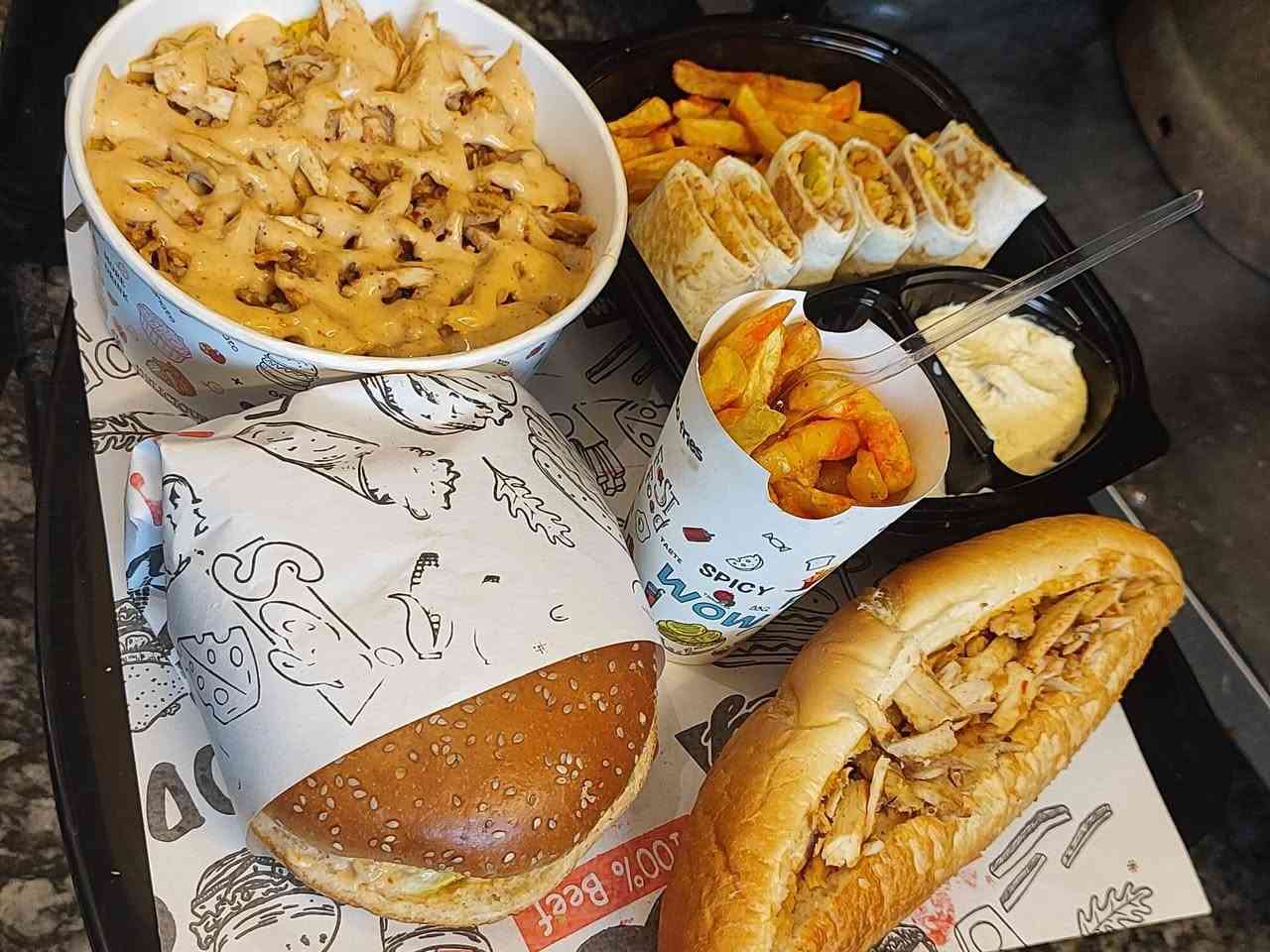 🚨🔥 عرض خاص لفترة محدودة! 🔥🚨
🌯 صاج عربي من  مطعم صاج مارينا
🤤 نكهة تخليك ترجع تطلبه مرة ثانية
💥 بس بـ 2000 دينار 💥
لا تضيع الفرصة... اطلبه هسه واستمتع بالطعم والسعر المناسب😍❤️🔥
🚗💨.. اوقات دوام المطعم من ١٢ ظهرا __ 1 ليلا.
ارقام المطعم ***********
***********. التوصيل مجاني داخل المشتل.

