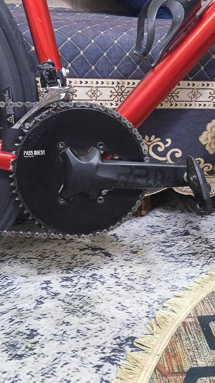 دراجة Deliheaفول كاربون  سيت كروب 105 r 7000 الدراجة نضيفة جدا قياس 49 ($) ستيرن ورقبة كاربو سرج كاربون مدة سرج كاربون 
ابيع بدون وياله ‏‪***********‬‏
