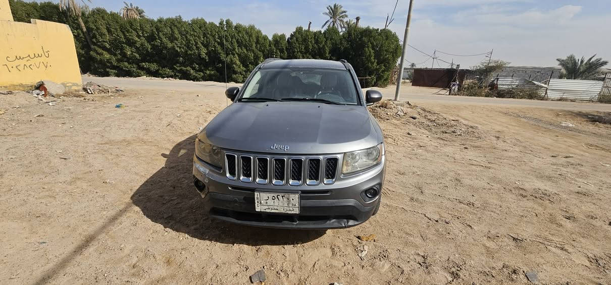 جيب كومباس للبيع ٢٠١١ السيارة مصبغة عام للجمالية حادثها فقط الباب الخلفي  السعر ٧٠ للاستفسار ***********
