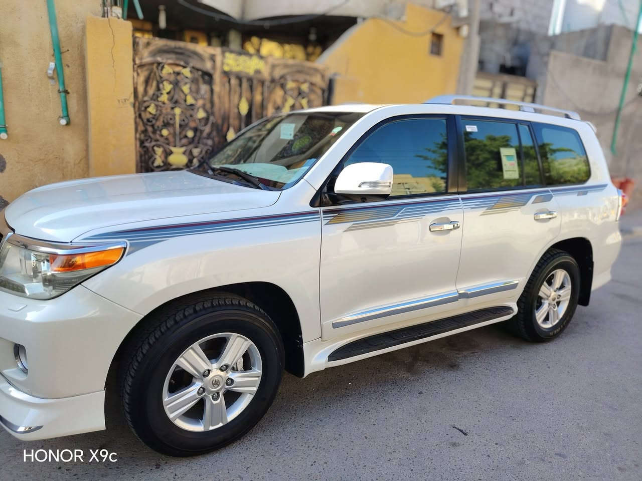 لاندكروز للبيع موديل ٢٠١٣
رقم بصره باسمي
السعر, ٣٢٠ وبيهه مجال 
خليجيه
التفاصيل الاتصال على الرقم
***********
