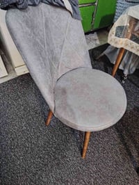 كراسي جديدة • العدد ٦ • شارع عشرين