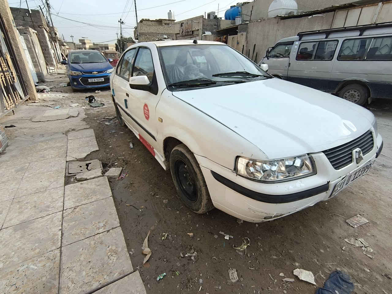 السلام عليكم للبيع سمند 2012 بيها 3 قطع صبغ محرك وكير مكفولات تبريد ثلج تدفئة شغالة كهربائيات كلها شغالة سيارة جاهزة ما بيها اي نقص الف ما تصرف عليها انكر سلف وللشارع كبل السعر 37 وبيها مجال بسيط مكان بغداد البلديات للاتصال ***********
