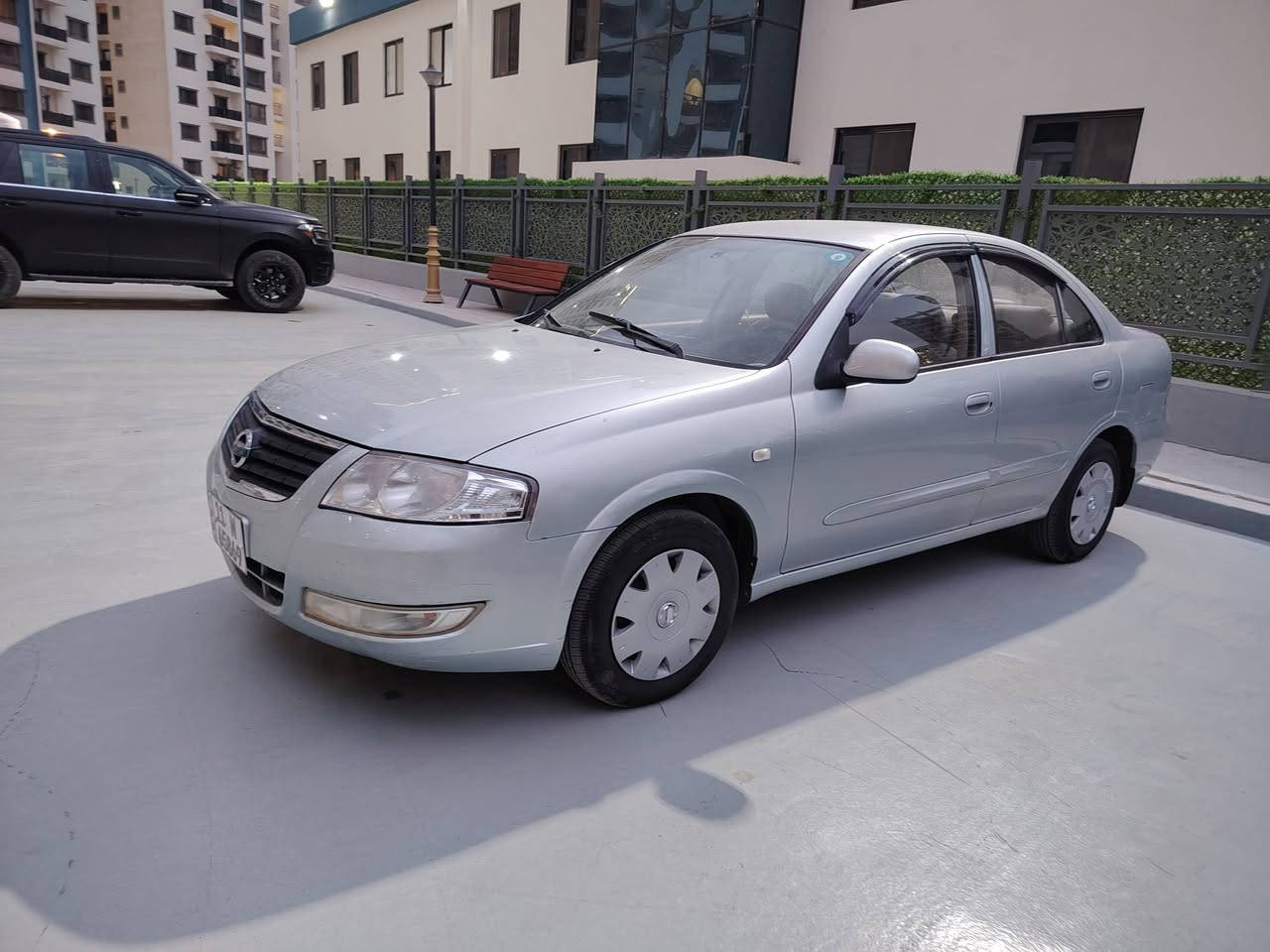 نيسان سني موديل 2007 محرك كير اوتو وتبريد بحاله جيد جدا السعر 82 مكان بغداد *********** بيه صبغ جاملغ ين خلفيات بدون داخل
