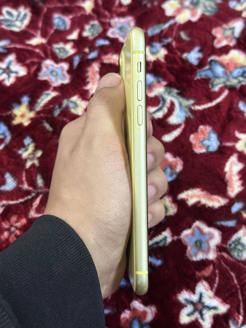 ايفون 11 عادي للبيع فقط
ذاكرة 128
بطارية93‎%‎ مبدلة 
تك سيم
نضافة90‎%‎
لون اصفر
مبدل فقط بطارية الباقي نورمال
السعر 230 بي مجال بسيط
***********
موصل حي السكر
