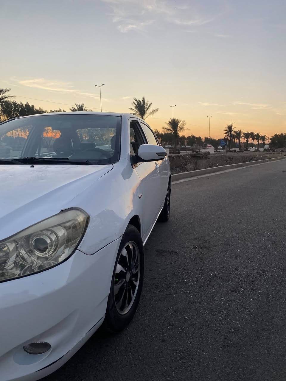 سلام عليكم بيوايدي لبيع G3 مديل 2013 رقم بغداد نكليزي هزة جديدة  ما بيهه لا ضربه ولا صبغ بلاديه على وضعيه الشركه  سياره كامله من كلشي گير مكينه حداديه جديده مواصفات السياره معروفه كشنات جلد شاشه كأمره والسياره احلى من صور  سنويه باسمي مشروع وطني مكان السياره بغداد سعره 59وبيهه مجال للاستفسار الاتصال على رقم ***********
