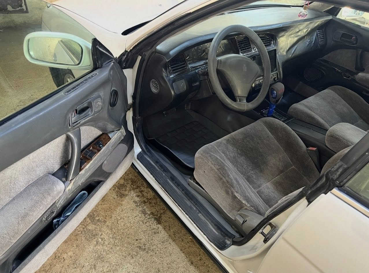 السلام عليكم
بطة للبيع منفصل ١٩٩٣

أبيض صدفي ( لؤلؤي ) بإسمي سنوية لل٢٩ رقم انكليزي أنبار مشروع وطني 

سيارة جاهزة للأخير مابيهه شي …..

المكان سوق الشيوخ السعر خاص 

***********

***********
