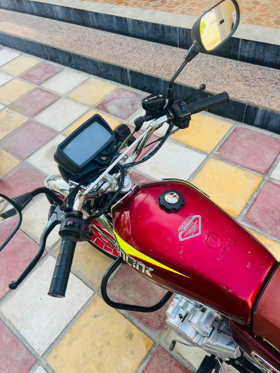 السلام عليكم للبيع دراجه أيراني سافان خمسه كير موديل 2024 أوراق اصولي عل بلاد برغي مابيها نقص كلشي جاهز وشغال محرك لا تنقيص ولا تبخير العنوان بغداد المدائن قرب بسمايه رقم الهاتف بي وتساب***********
