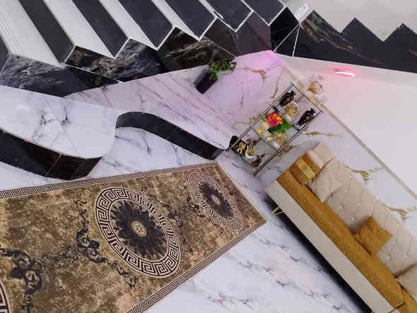 بيت الحلام فول موصفات
بيت زراعي للبيع 250 متر
العنوان الصخين شارع محطه الماي  على الجهه اليسره
يبعد عن الشارع السايدين
 80 متر بس

اتخيل كل التريده متوفر يمك
اسواق مطعم عياده صيدليه
وكل الي تريده يعني خدمات كامله من كل شي تحس نفسك بيت طابو مو زراعي 

يتكون البيت 250 متر
غرفتين نوم اكبار 5×5 
صاله مرتبه 7×6
مطبخ حار وبارد 5×6
ديوانيه بصمه 11×4
صحيات داخليه 2×4
وصحيات خارجية 2×1.50
حديقه مميزه وحلوه 1.50×7
كراج سياره 4×8
منور جبير 1.25×6
بيتونه ودرج 7× 3
البيت جديد كلش وفول موصفات ومتعوب علي
 💵 السعر 85 وبي مجال 
📌 معلومات عن البيت
1️⃣ الاساس رباط كونكريت
2️⃣ البناء بلوك شمال
3️⃣ السقف كونكريت مسلح
4️⃣ رباط ساقط على البيت كله 
5️⃣  سيراميك لوح 120 
6️⃣  سيراميك ارضي وجداري
7️⃣  كهربائيه شغل متعوب علي
8️⃣ فوانيس جداريه البيت كله

☎️ للاستفسار اكثر 👇
📨 مراسله الصفحه
📞 ***********
